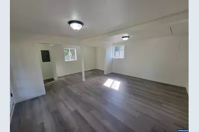 945 18th St, Salem, OR 97301 - Photo 23