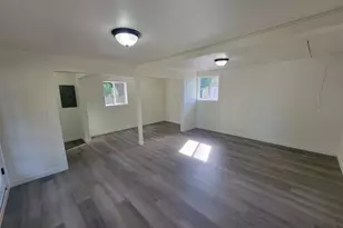 945 18th St, Salem, OR 97301 - Photo 23