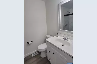 945 18th St, Salem, OR 97301 - Photo 17