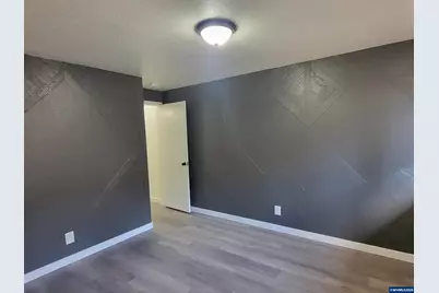 945 18th St, Salem, OR 97301 - Photo 13
