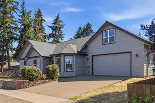 808 Oak St, Brownsville, OR 97327 - Photo 3