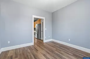 808 Oak St, Brownsville, OR 97327 - Photo 13