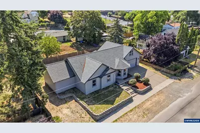 808 Oak St, Brownsville, OR 97327 - Photo 7