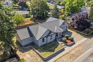 808 Oak St, Brownsville, OR 97327 - Photo 7