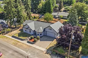 808 Oak St, Brownsville, OR 97327 - Photo 5