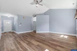 808 Oak St, Brownsville, OR 97327 - Photo 11