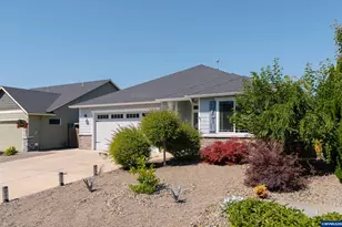 301 SW Applegate Trail Dr, Dallas, OR 97338 - Photo 33