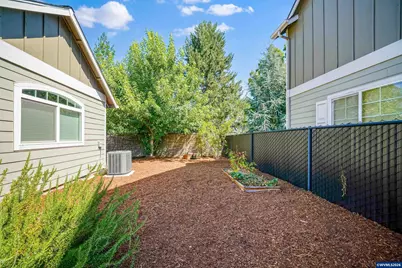 2698 Brooks Ave NE, Salem, OR 97301 - Photo 21