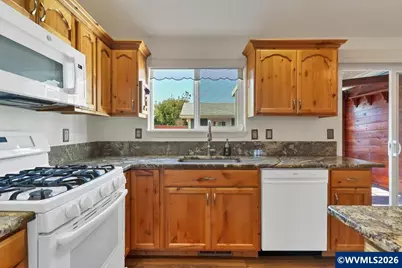 4940 Keiko Ct NE, Salem, OR 97305 - Photo 9