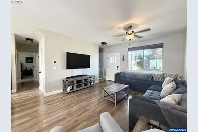 1202 Albatross Ct, Sweet Home, OR 97386 - Photo 7
