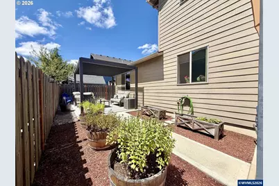 1202 Albatross Ct, Sweet Home, OR 97386 - Photo 31