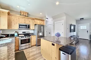 1202 Albatross Ct, Sweet Home, OR 97386 - Photo 13
