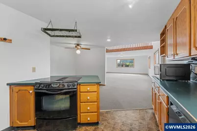 4154 5th St, Hubbard, OR 97032 - Photo 9