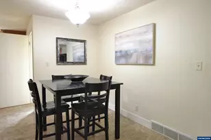 1005 Glenview Way NW, Salem, OR 97304 - Photo 5