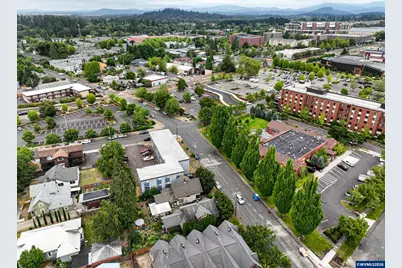 421 SW 11th St, Corvallis, OR 97333 - Photo 13