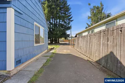 777 1/2 E Milton St, Lebanon, OR 97355 - Photo 31