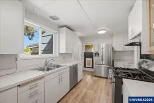777 1/2 E Milton St, Lebanon, OR 97355 - Photo 9
