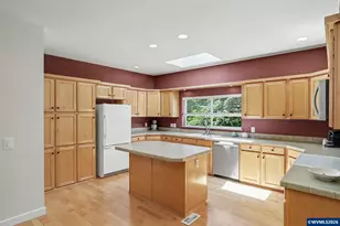 5714 Crooked Finger Rd NE, Scotts Mills, OR 97375 - Photo 11
