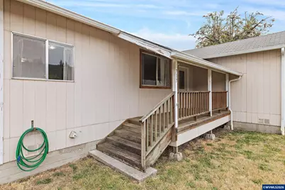 717 Main St, Lyons, OR 97358 - Photo 3