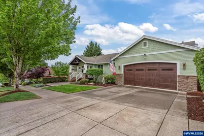 447 NW Mt Mazama St, McMinnville, OR 97128 - Photo 3