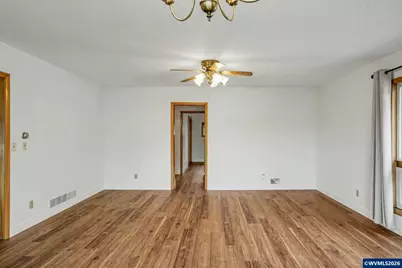 135 St Mary's Av, Mount Angel, OR 97362 - Photo 7