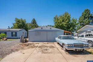 1110 26th Ave, Sweet Home, OR 97386 - Photo 3