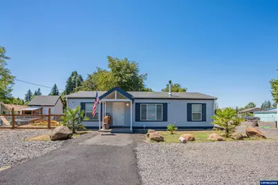 1110 26th Av, Sweet Home, OR 97386 - Photo 1
