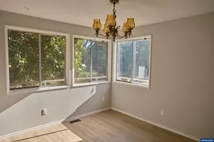 37672 Rodgers Dr, Scio, OR 97374 - Photo 9