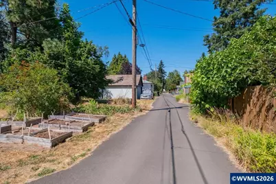 350 19th St NE, Salem, OR 97301 - Photo 37