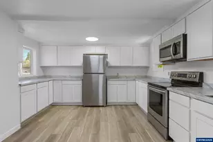 973 23rd Ave, Sweet Home, OR 97386 - Photo 5