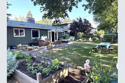 3870 Saxon Dr S, Salem, OR 97302 - Photo 13
