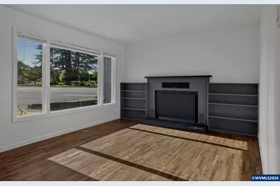 631 W Union St, Roseburg, OR 97471 - Photo 5