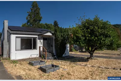631 W Union St, Roseburg, OR 97471 - Photo 1