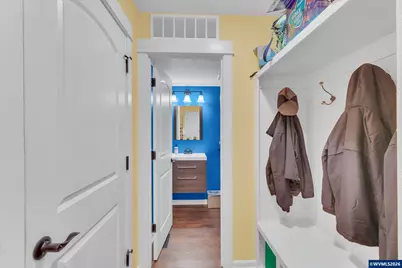 404 Vine Av, Woodburn, OR 97071 - Photo 11