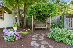 1637 10 Oaks Ln, Woodburn, OR 97071 - Photo 31