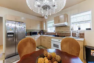 1329 Baker St NE, Salem, OR 97301 - Photo 9