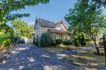 1329 Baker St NE, Salem, OR 97301 - Photo 1