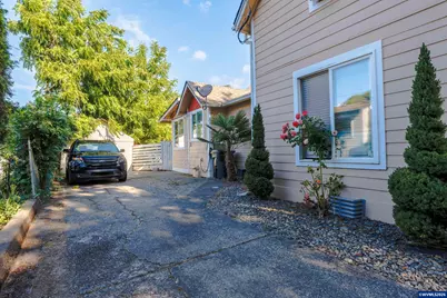 1329 Baker St NE, Salem, OR 97301 - Photo 25