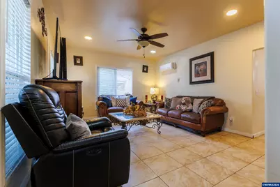 1329 Baker St NE, Salem, OR 97301 - Photo 5