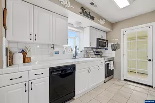 4200 Long St, Sweet Home, OR 97386 - Photo 9