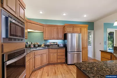 2002 Morning View Dr, Eugene, OR 97405 - Photo 23