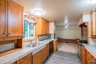 1610 NW Highland Dr, Corvallis, OR 97330 - Photo 23