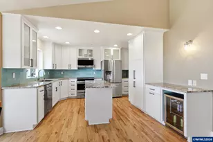 33833 Sunnyview Dr NE, Albany, OR 97322 - Photo 11