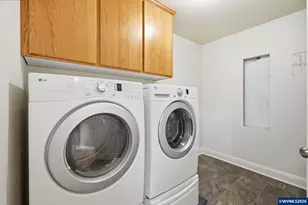 33833 Sunnyview Dr NE, Albany, OR 97322 - Photo 17