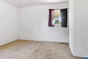 687 N Jefferson St, Lafayette, OR 97127 - Photo 17