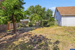 687 N Jefferson St, Lafayette, OR 97127 - Photo 35