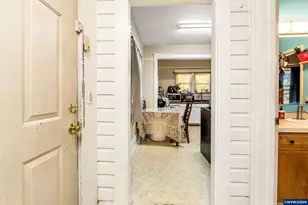 263 17th St SE, Salem, OR 97301 - Photo 17