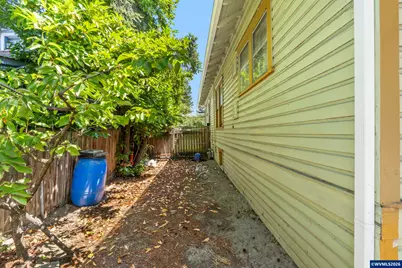 263 17th St SE, Salem, OR 97301 - Photo 27