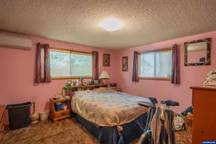 38228 Mt Hope Dr, Lebanon, OR 97355 - Photo 11
