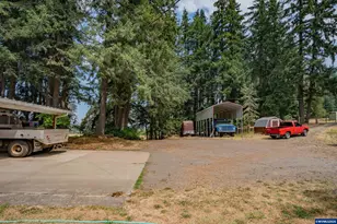38228 Mt Hope Dr, Lebanon, OR 97355 - Photo 17